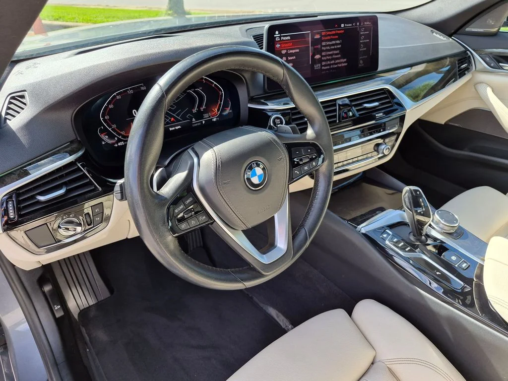 Used 2023 Gray BMW 530i image 27