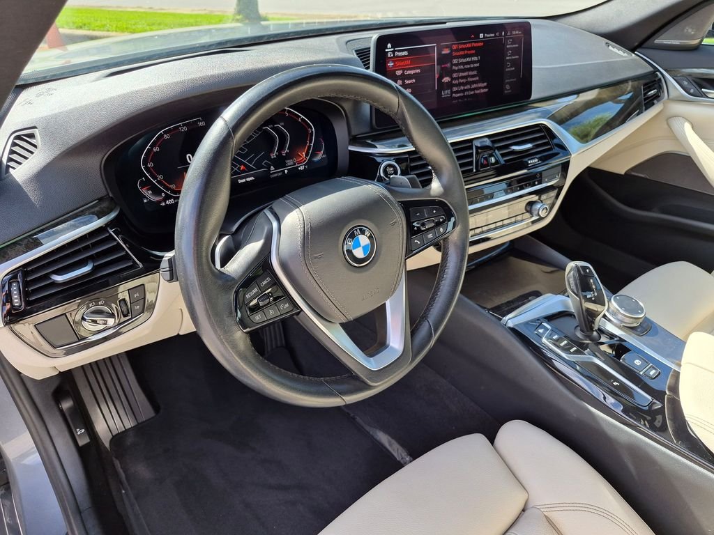 Used 2023 Gray BMW 530i image 27