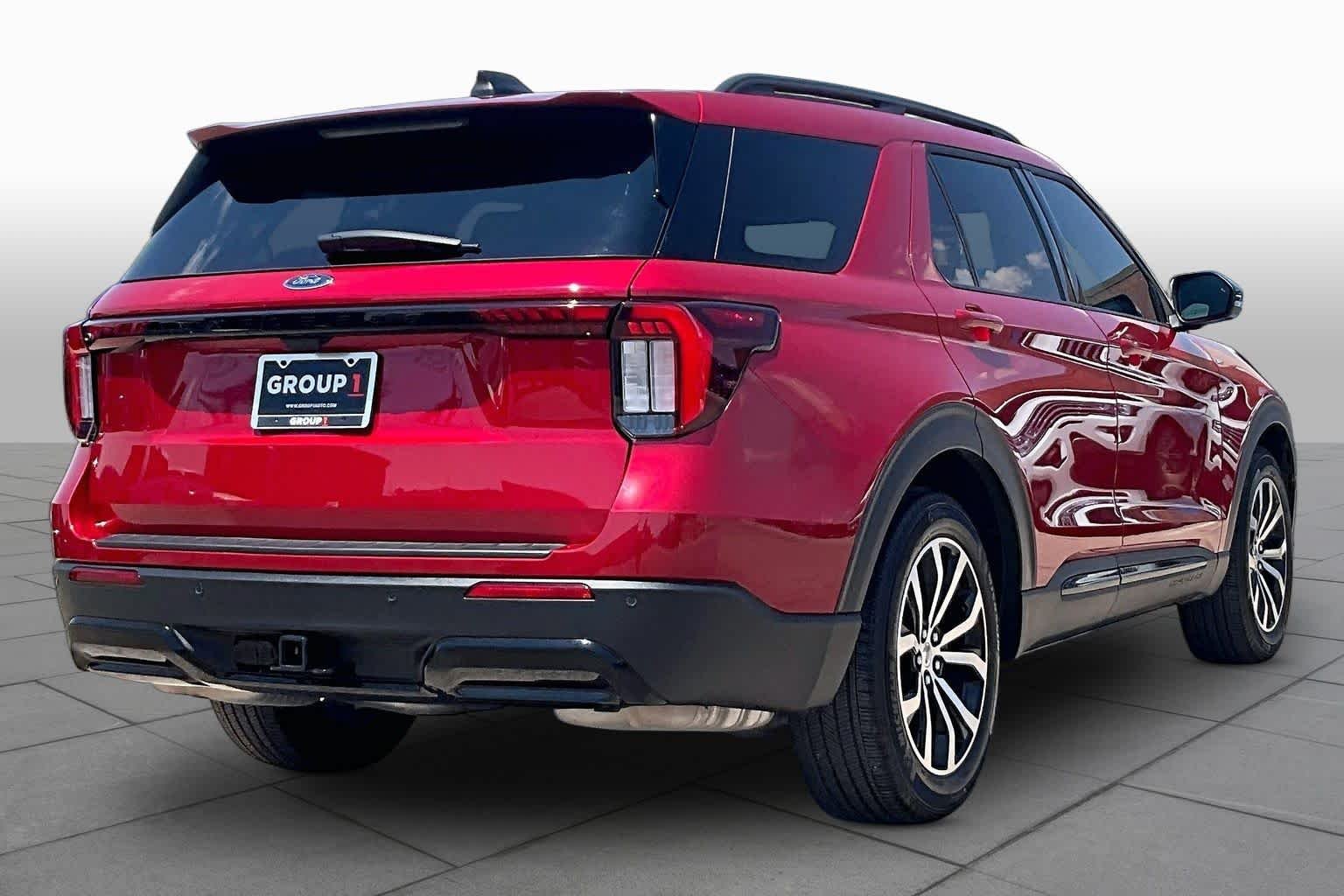 Used 2026 Rapid Red Metallic Tinted Clearcoat Ford ST-Line image 12