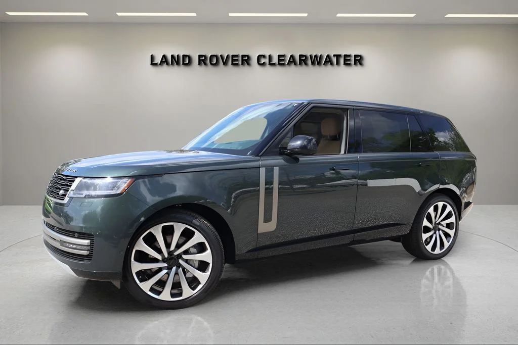 New 2026 Belgravia Green Land Rover SE image 1