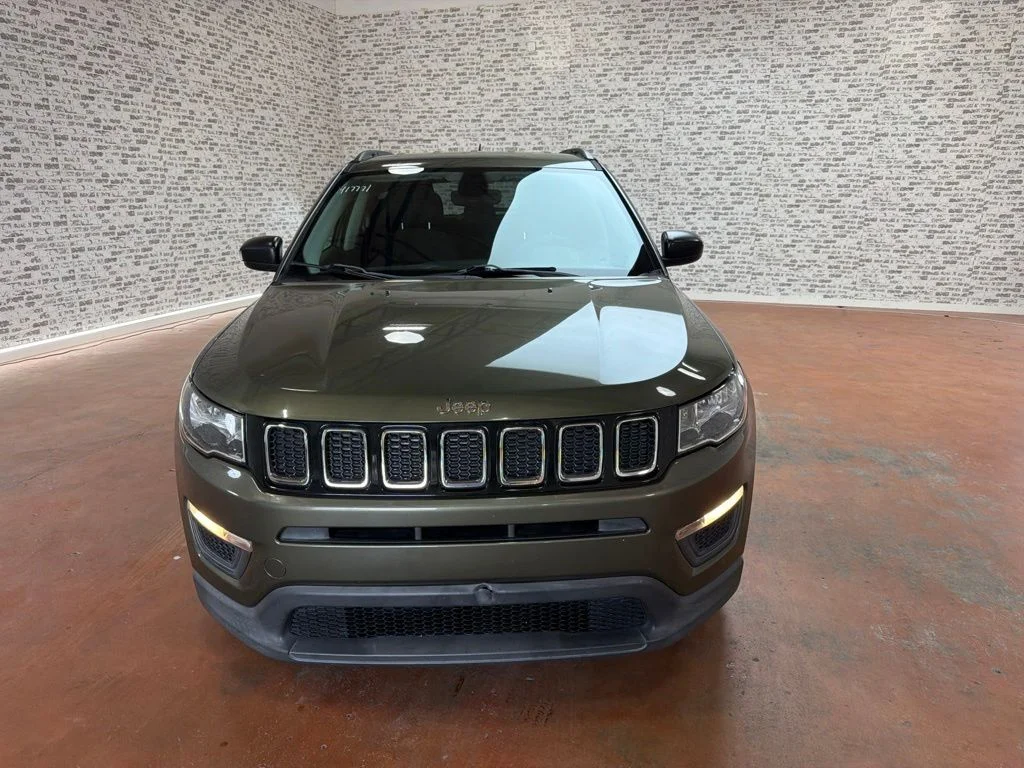 Used 2018 Olive Green Pearlcoat Jeep Sport image 2