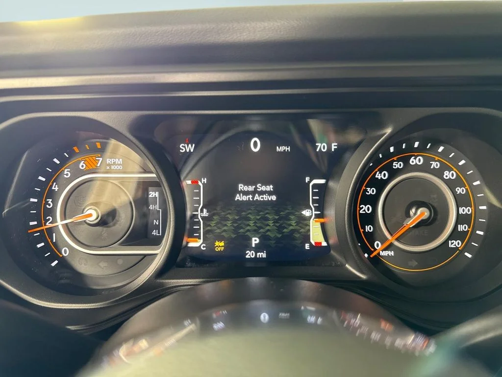 New 2026 Goldilocks Exterior Paint Jeep Sahara image 18
