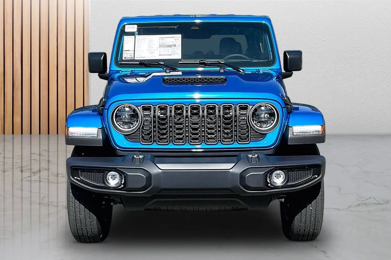 New 2026 Hydro Blue Pearl-Coat Exterior Paint Jeep Sport S image 3