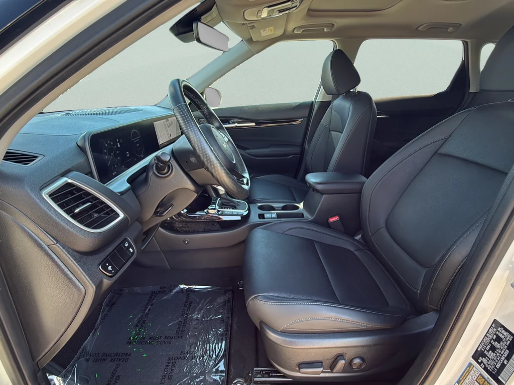 Certified Used 2024 Snow White Pearl Kia SX image 26