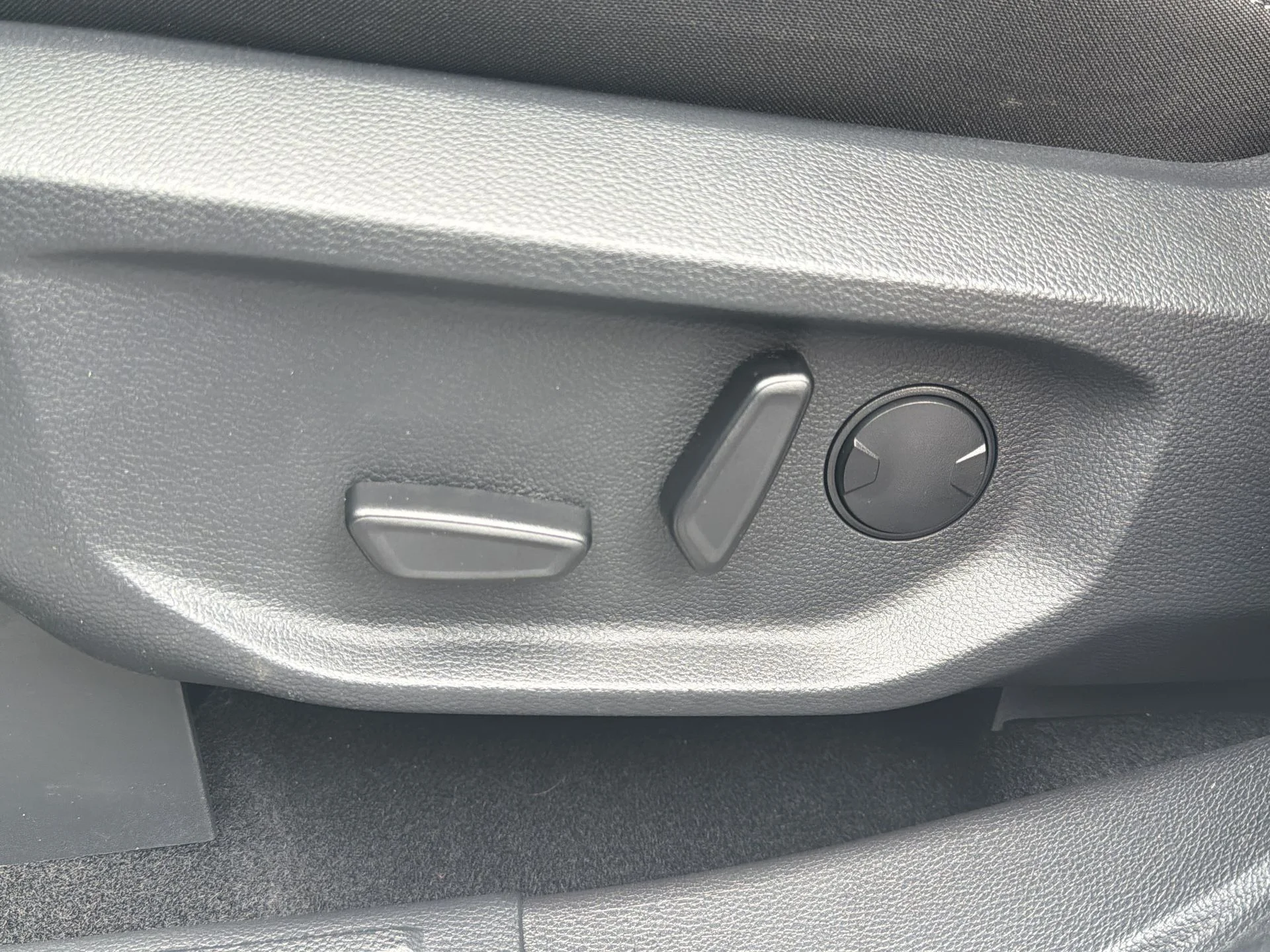 New 2026 Oxford White Ford XLT image 19