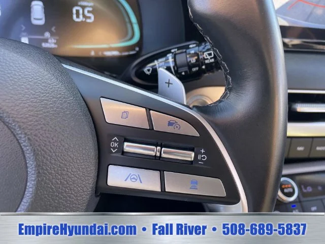 Used 2025 Gray Hyundai SEL image 28