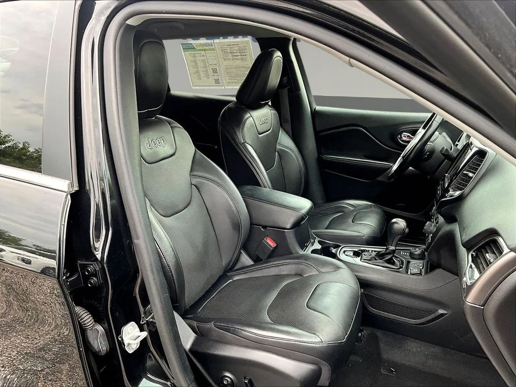 Used 2020 Black Jeep Limited image 31