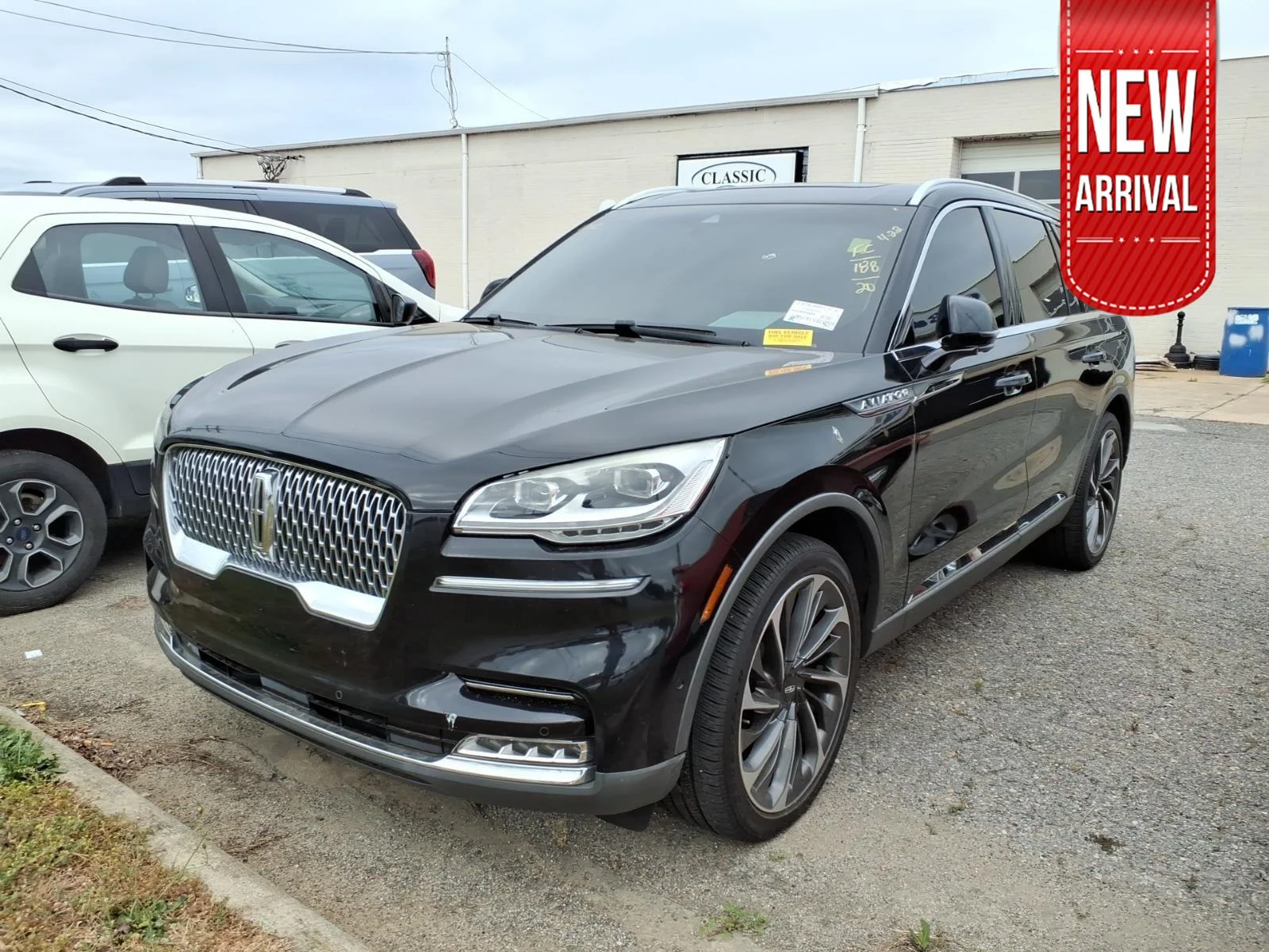 Used 2020 Infinite Black Metallic Lincoln Reserve image 1