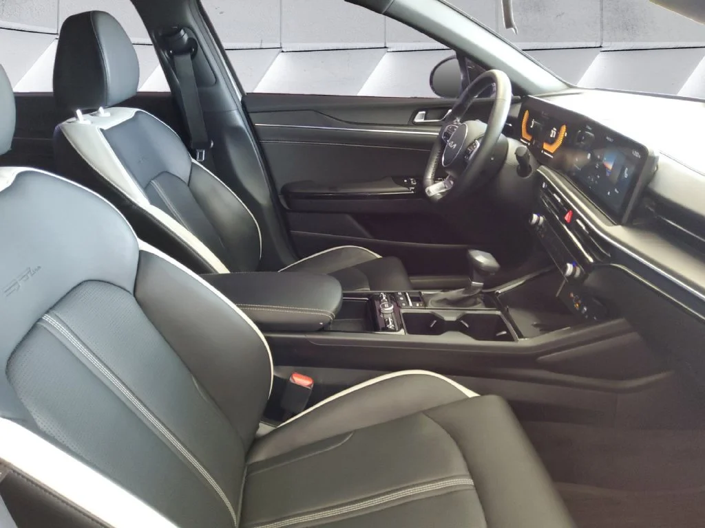 Certified Used 2025 Gray Kia GT-Line image 13