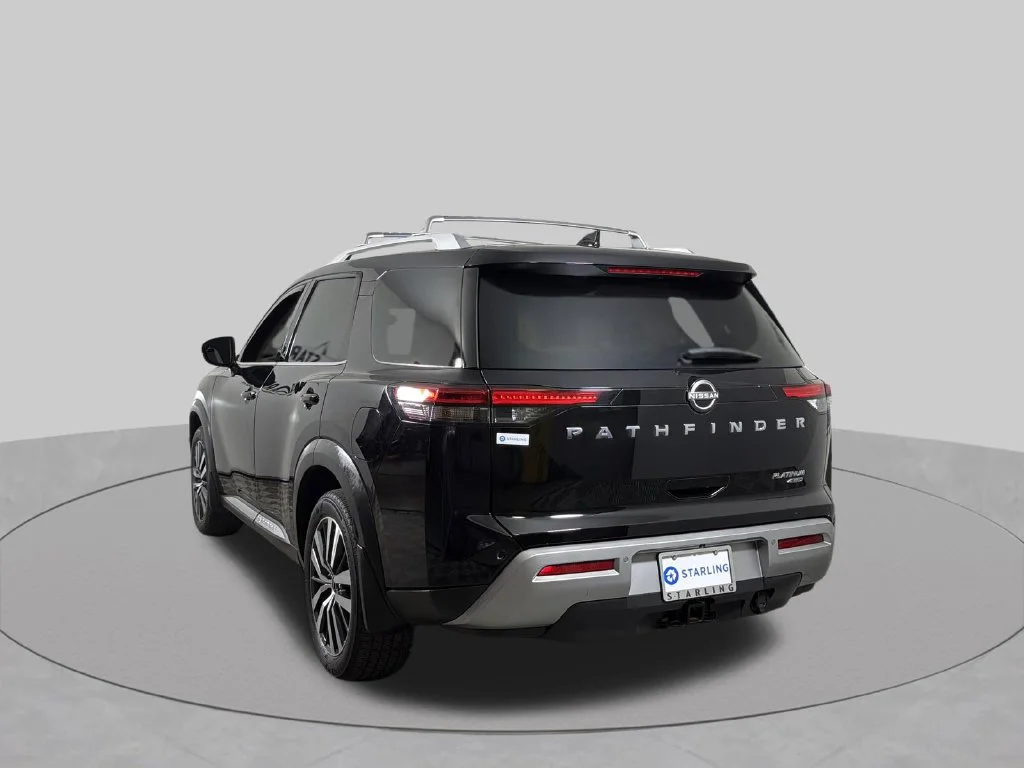 Used 2022 Black Nissan Platinum image 9