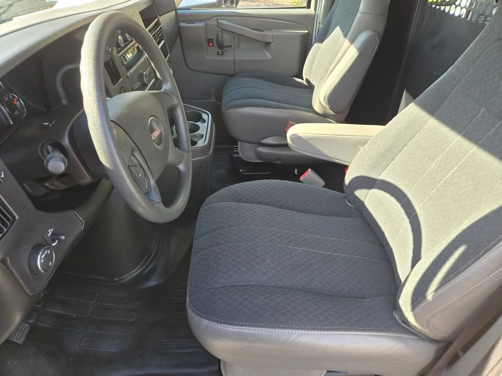 Used 2025 Summit White GMC Work Van image 10