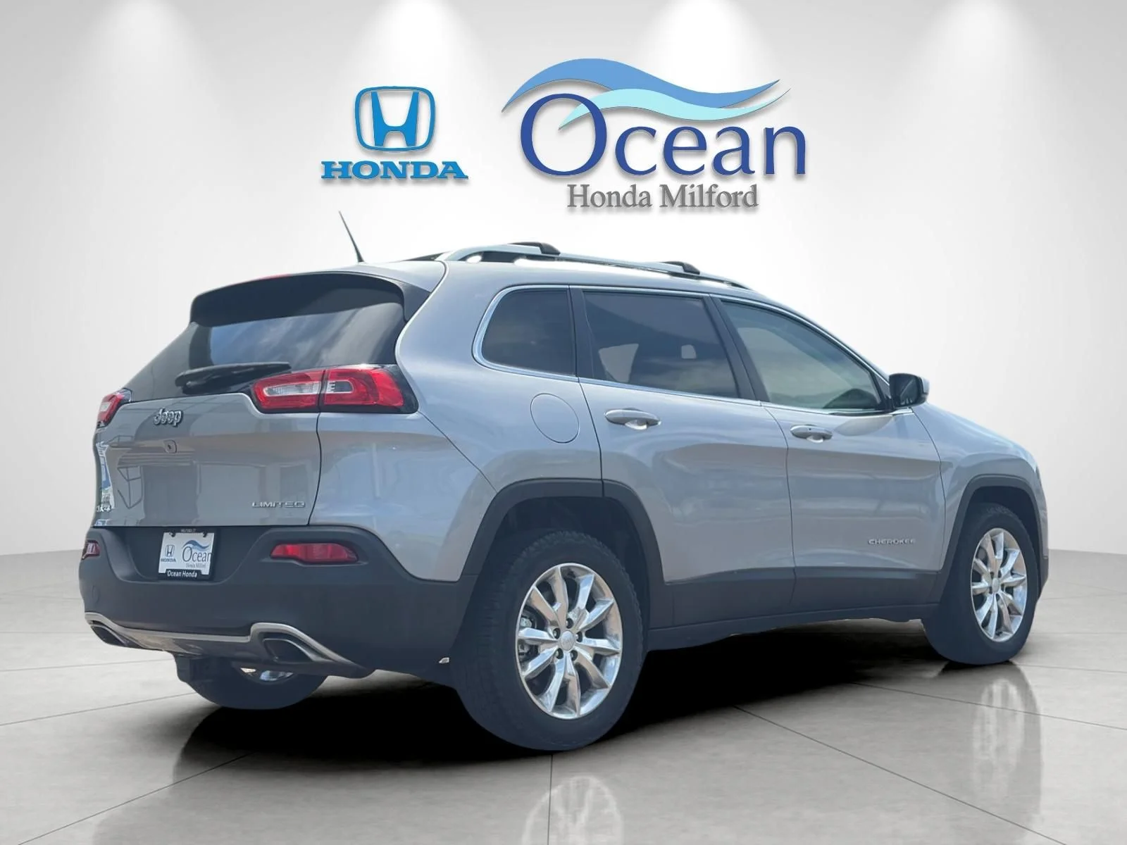 Used 2017 Billet Silver Metallic Jeep Limited image 5