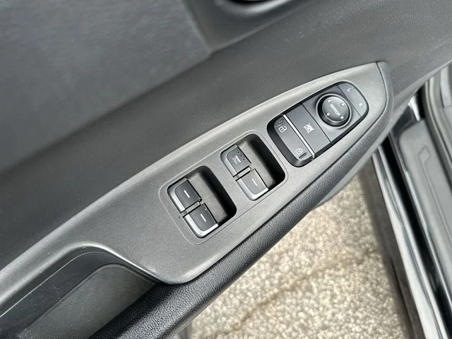 Used 2018 Black Kia LX image 17