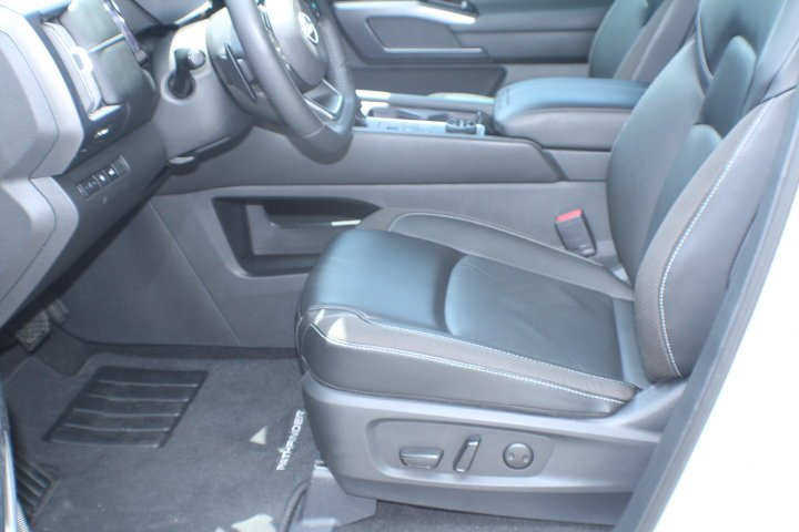 Used 2024 Pearl White Tricoat Nissan SL image 13