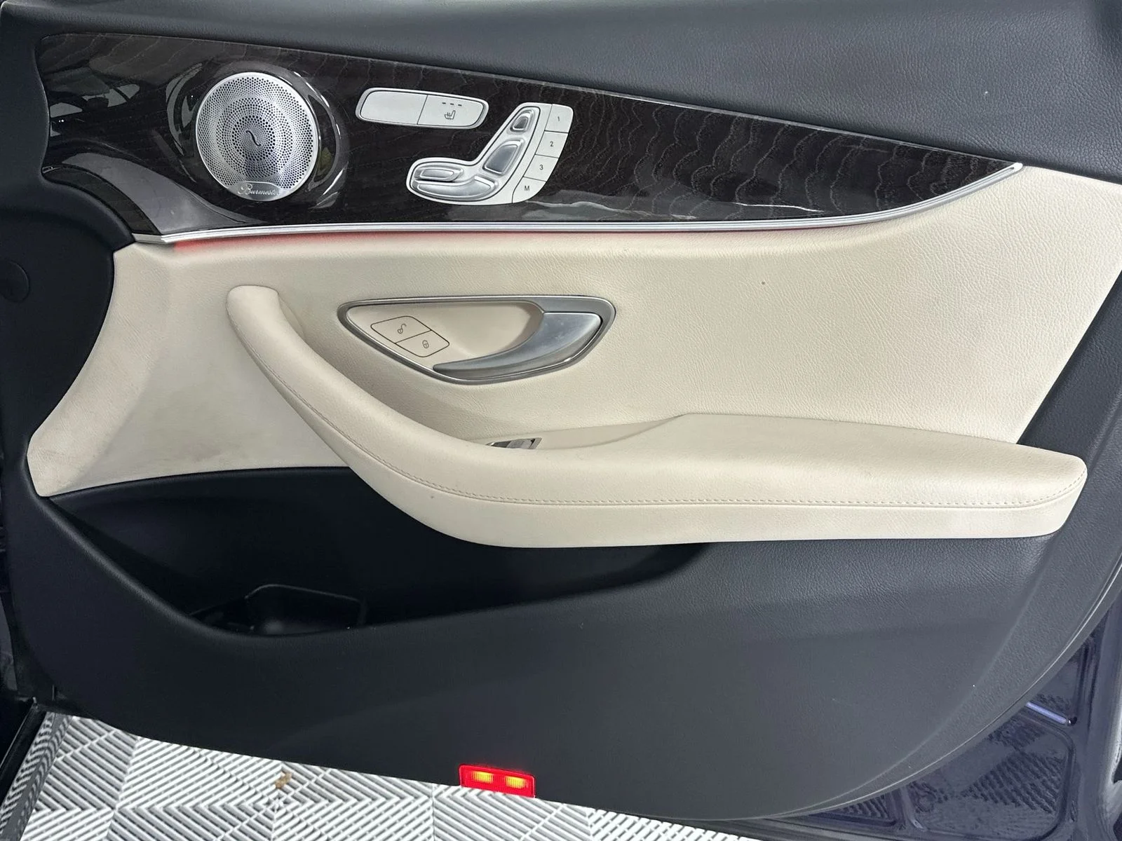 Used 2020 Blue Mercedes-Benz E 350 image 31