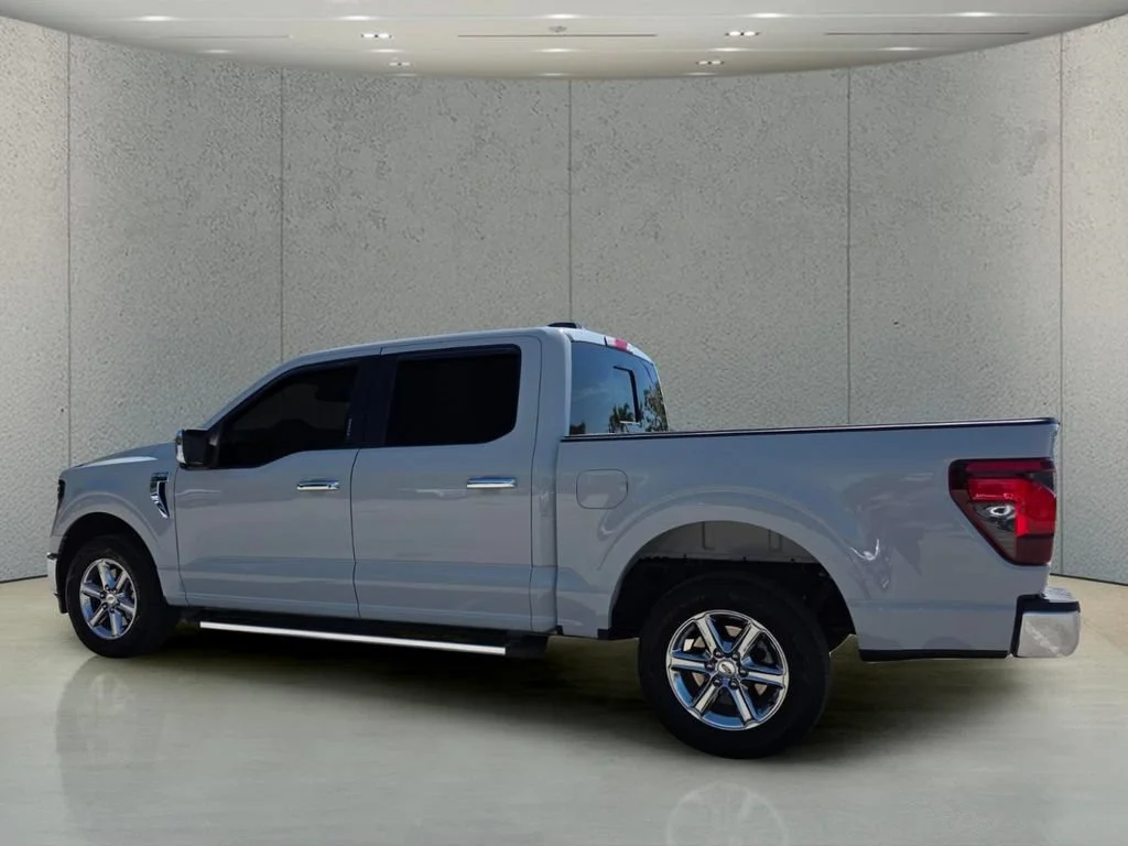 Used 2024 Avalanche Ford XLT image 8
