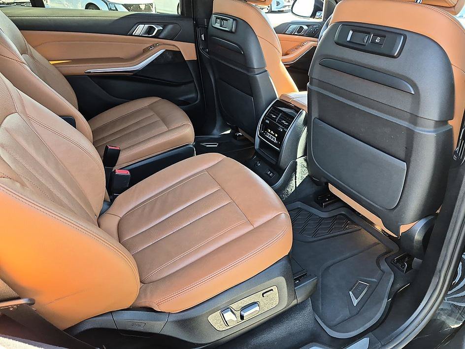 Used 2022 Black Sapphire Metallic BMW xDrive40i image 34