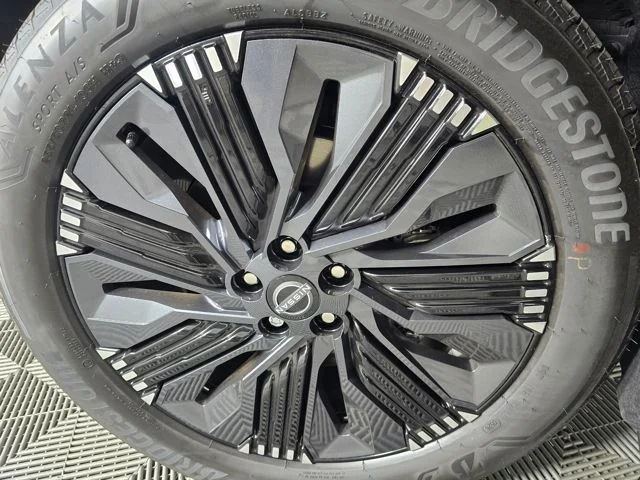 New 2026 Super Black Nissan Platinum image 2