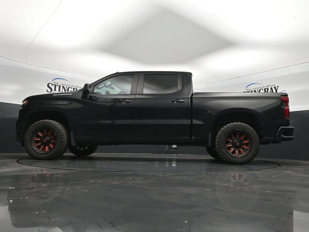Used 2019 BLACK Chevrolet RST image 29