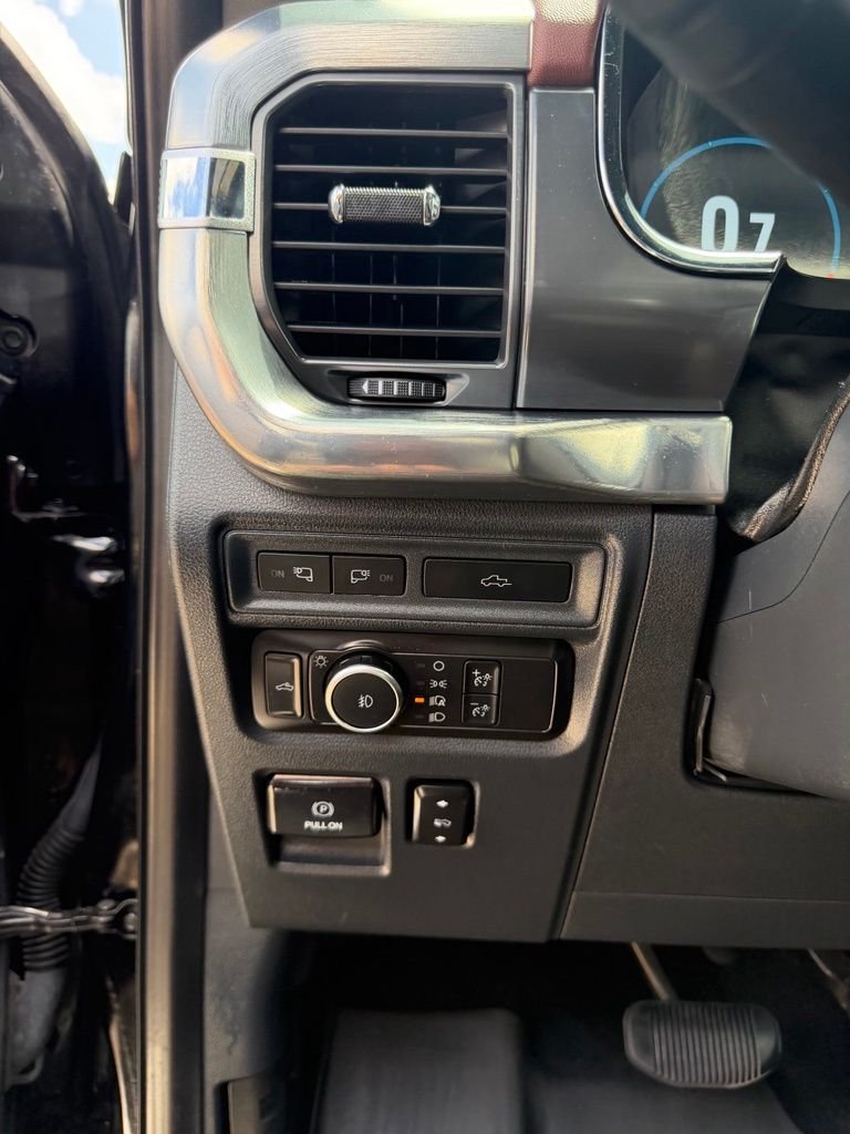 Used 2021 Black Ford Lariat image 19