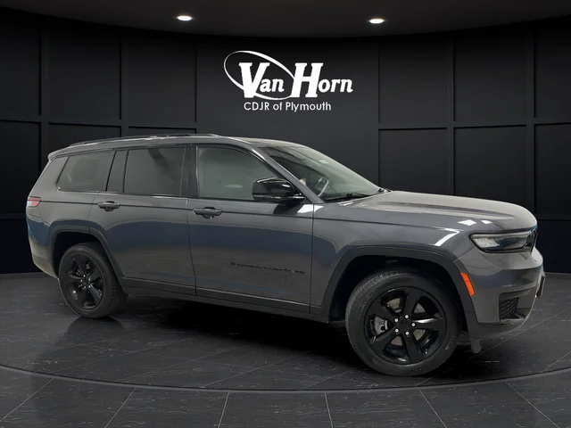 Used 2022 Gray Metallic Jeep Altitude image 1
