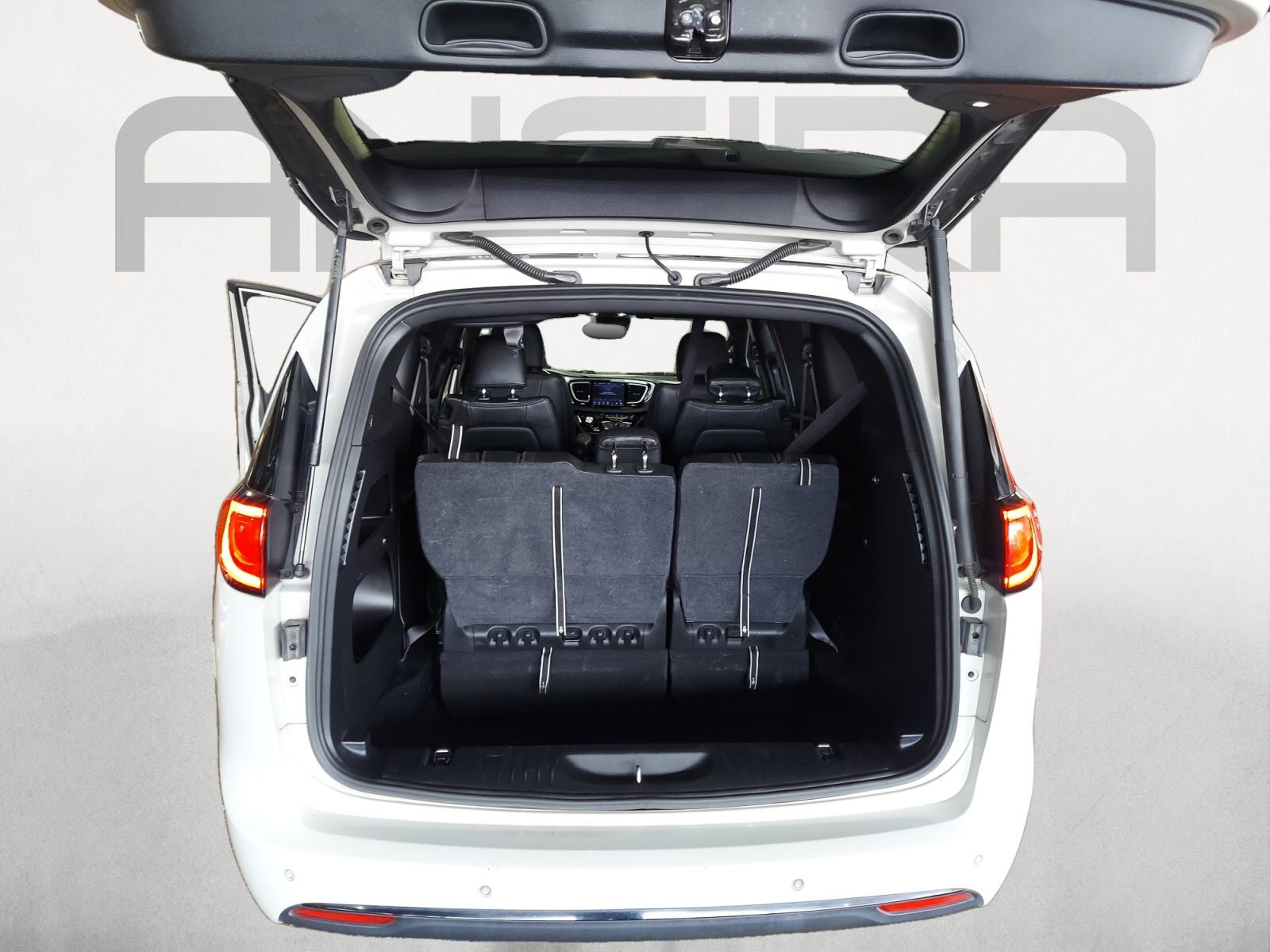 Used 2020 Luxury White Pearlcoat Chrysler Touring image 12
