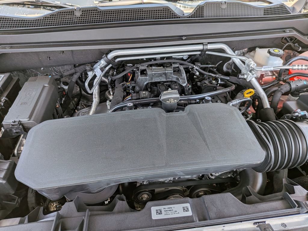 New 2026 Summit White Chevrolet Z71 image 12