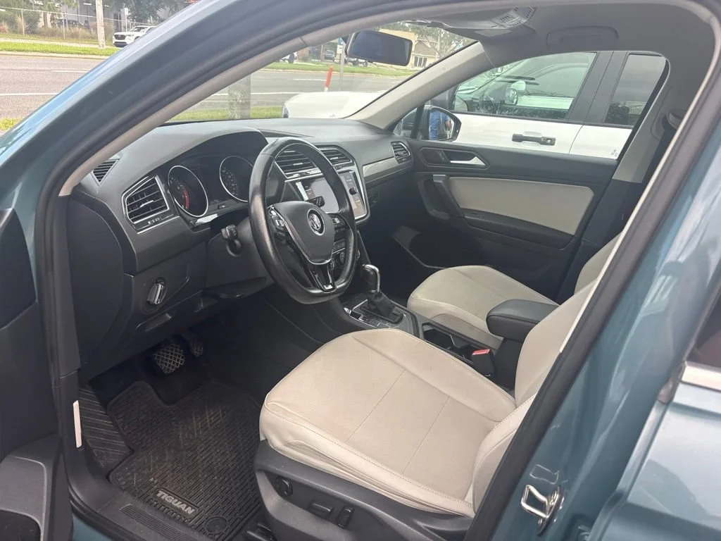 Used 2019 Blue Volkswagen 2.0T SE image 2