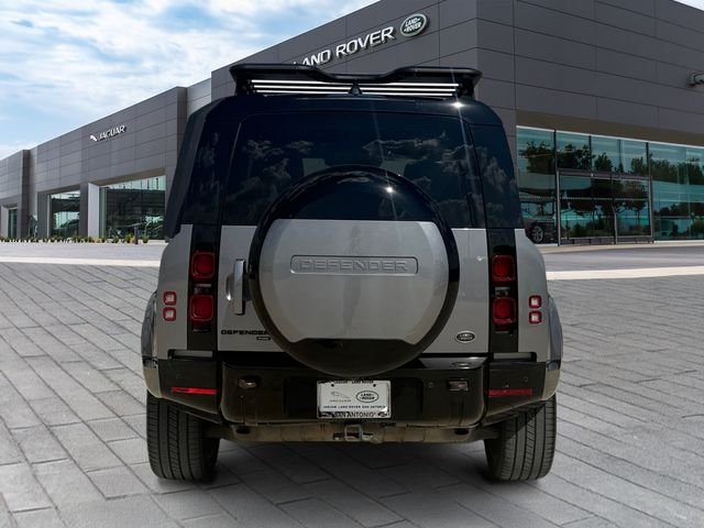 Used 2023 Eiger Grey Metallic Land Rover X-Dynamic SE image 4