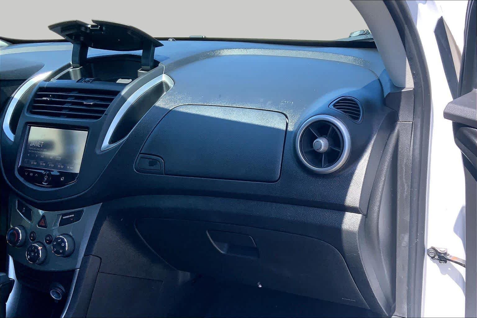 Used 2016 Summit White Chevrolet LT image 18