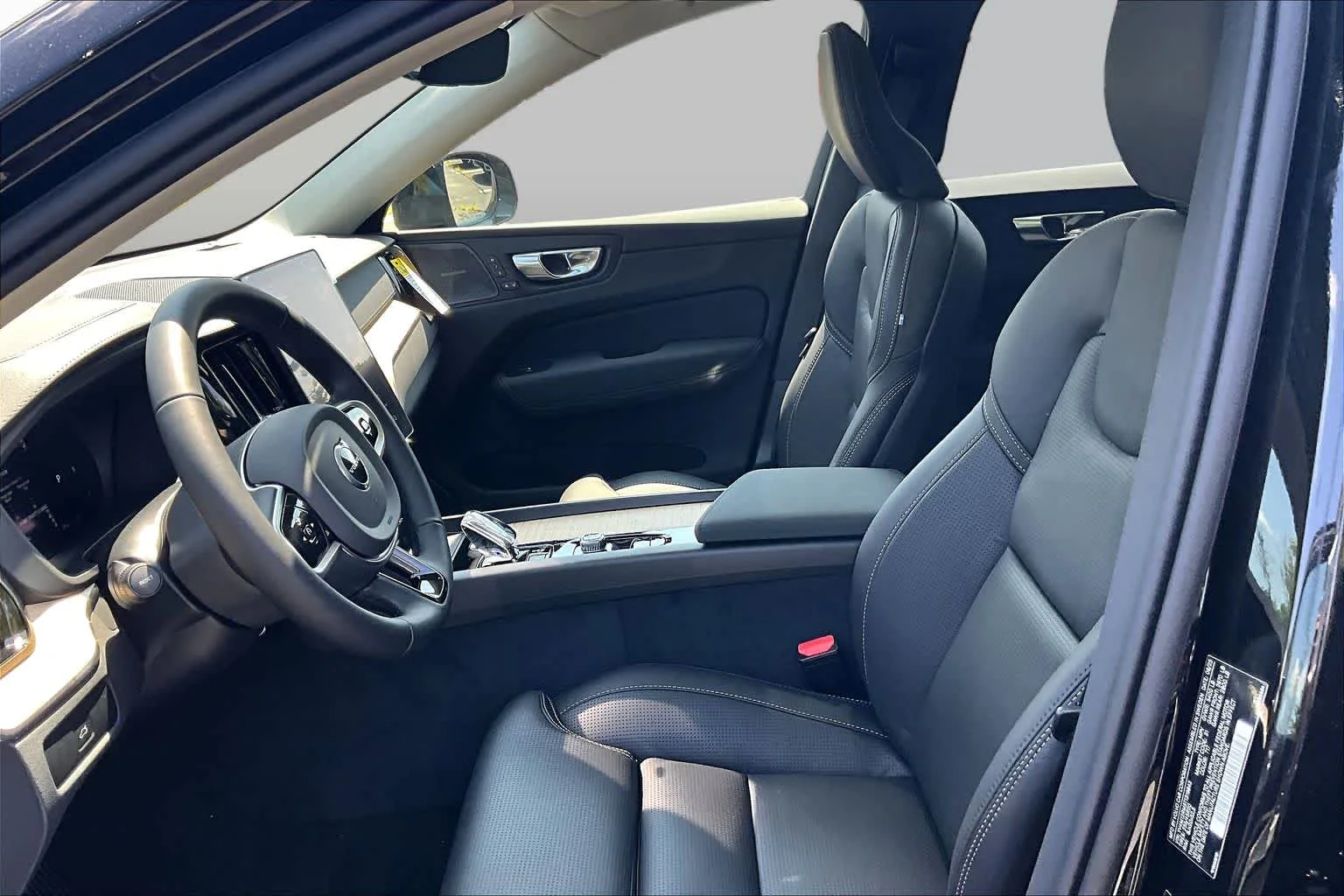 2026 Volvo XC60 Ultra - Photo 13