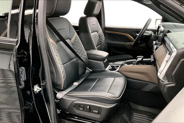 Used 2024 Onyx Black GMC Denali image 8