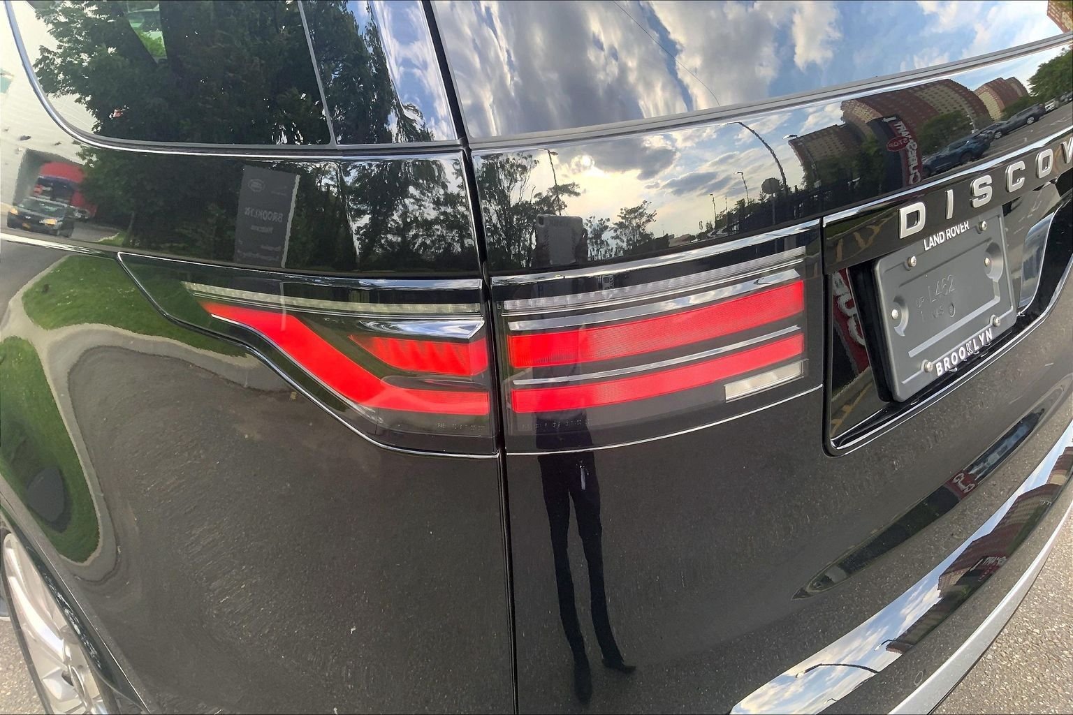 New 2026 Santorini Black Land Rover Gemini Edition image 14