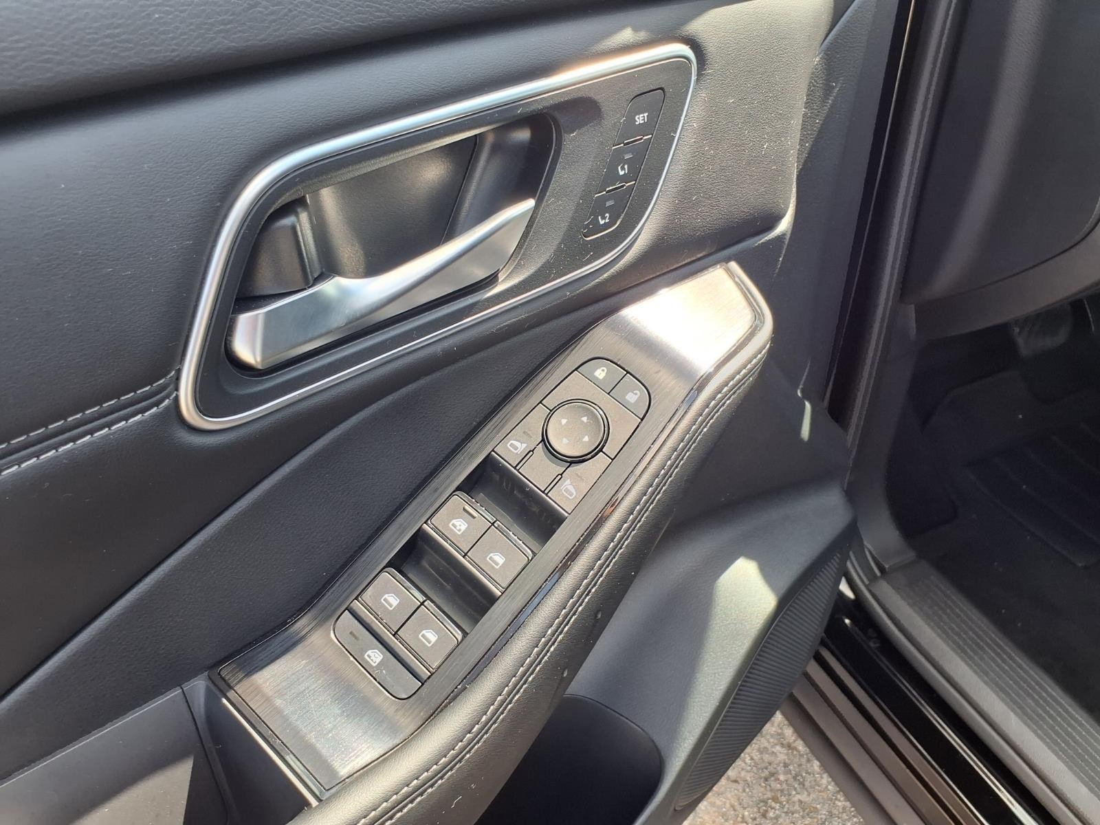 2026 Nissan Rogue Platinum Black at Robbins Nissan