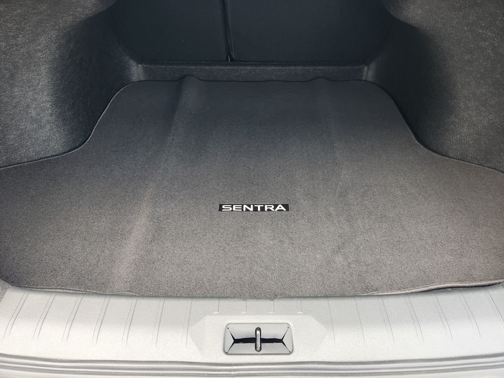 New 2026 Bluestone Pearl / Super Black Two-tone Nissan SR image 31