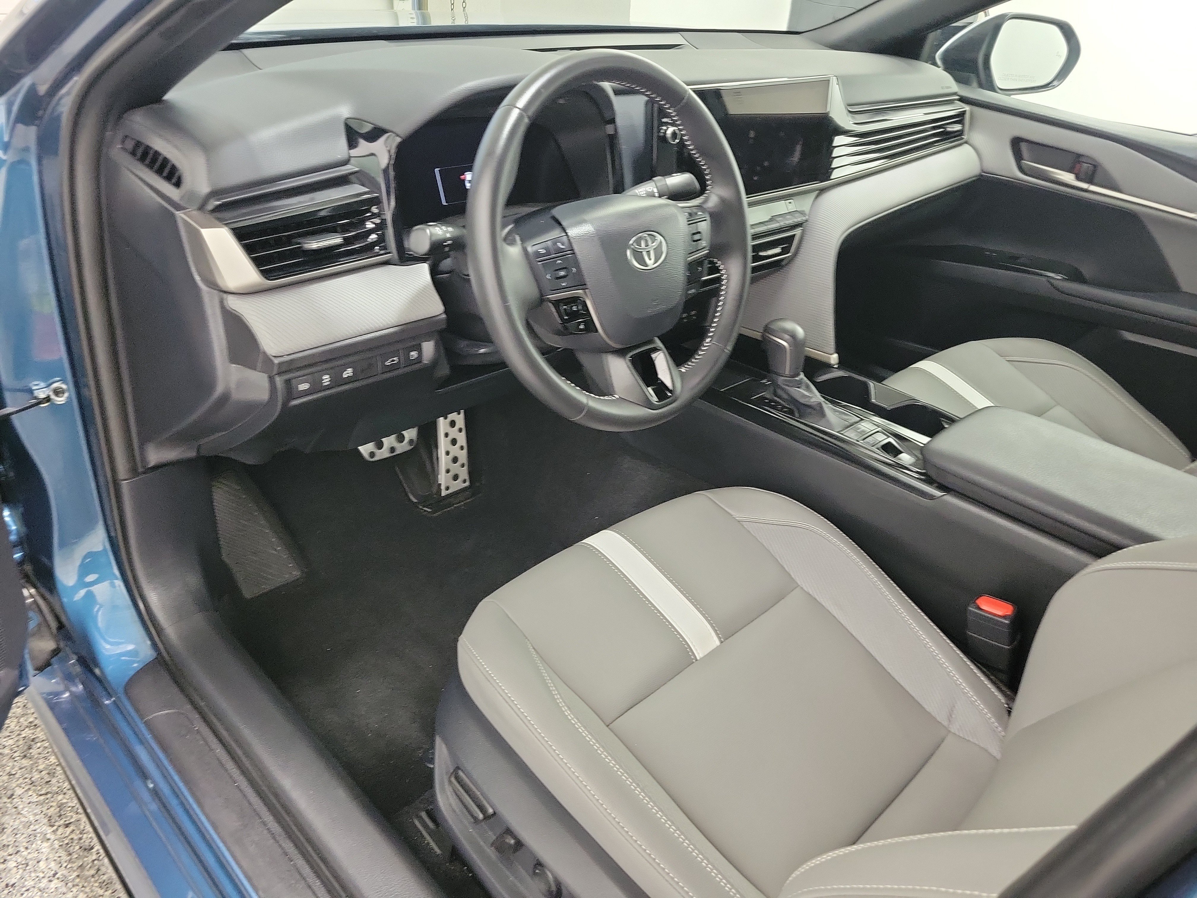 Certified Used 2025 Ocean Gem Toyota SE image 16