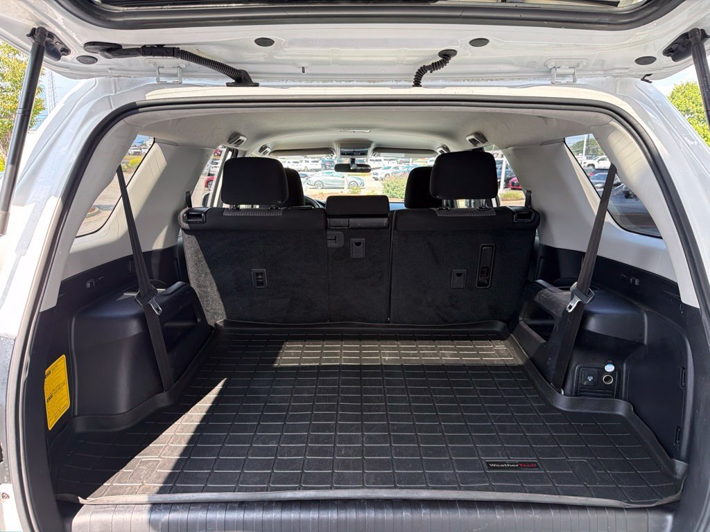 Used 2019 White Toyota SR5 image 16