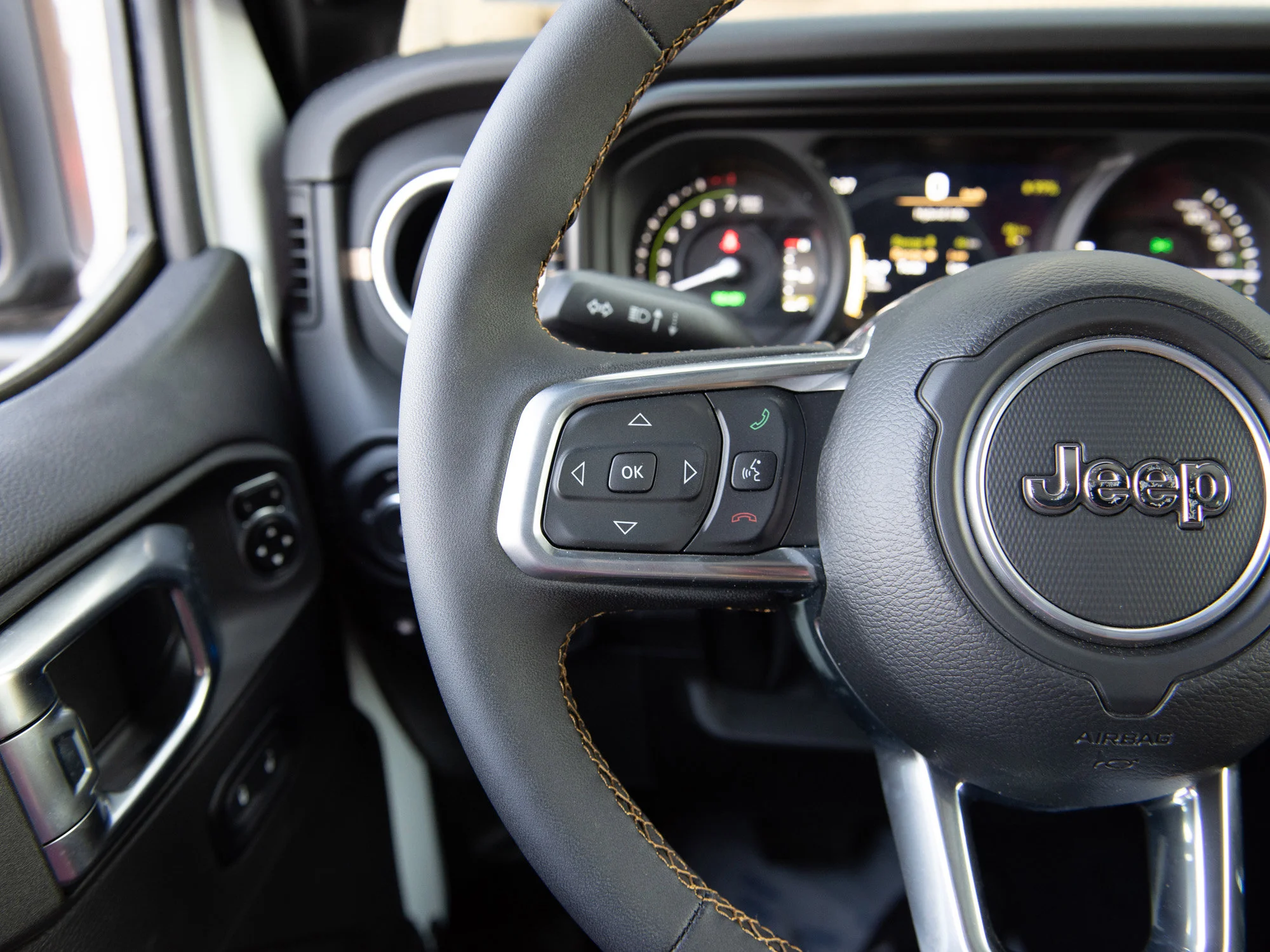Used 2024 White Jeep Sahara* 4x4, Hybrid, Heated McKinley Leather, Dual Top Group image 11