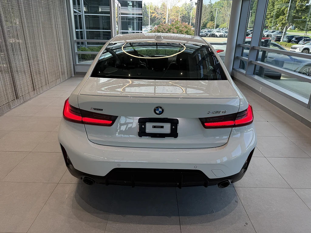 New 2026 Alpine White BMW xDrive NA image 5