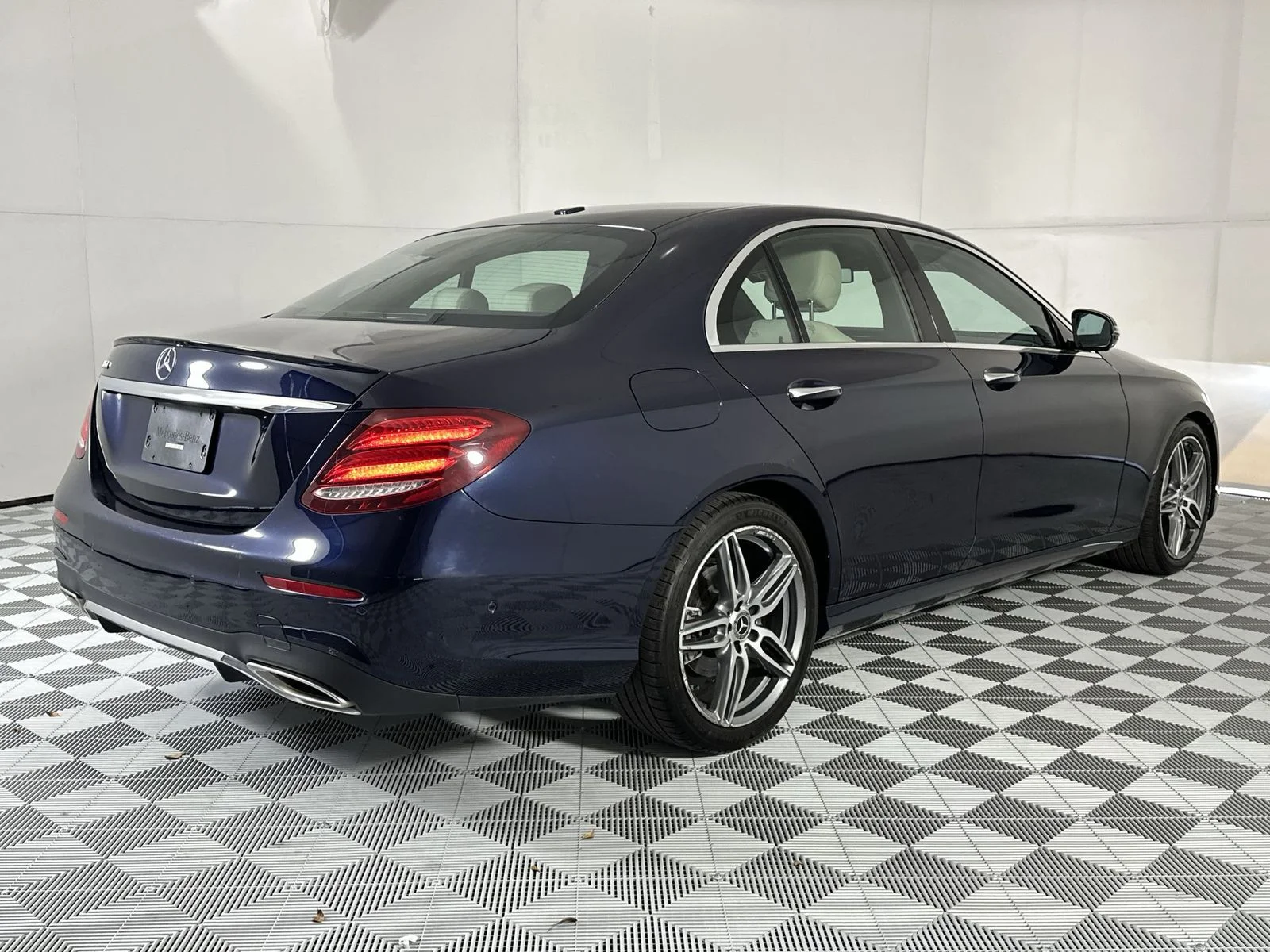 Used 2020 Blue Mercedes-Benz E 350 image 8