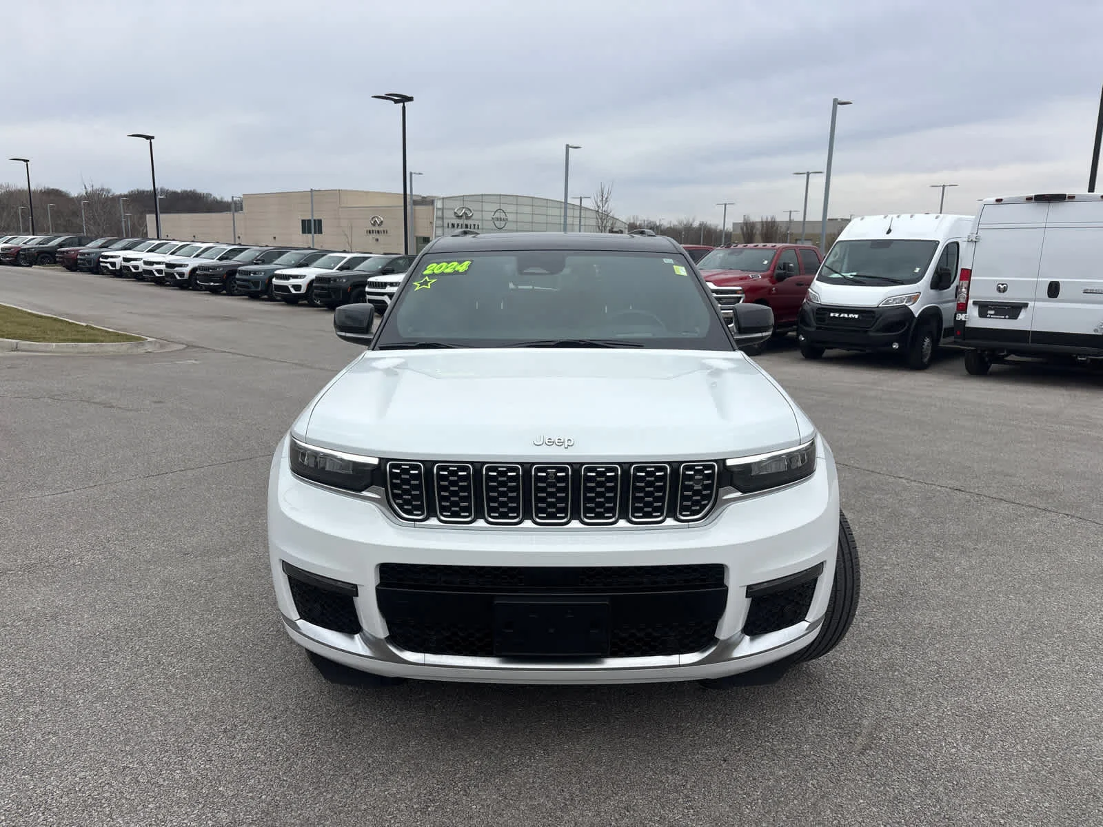 Used 2024 Bright White Clearcoat Jeep Summit image 3