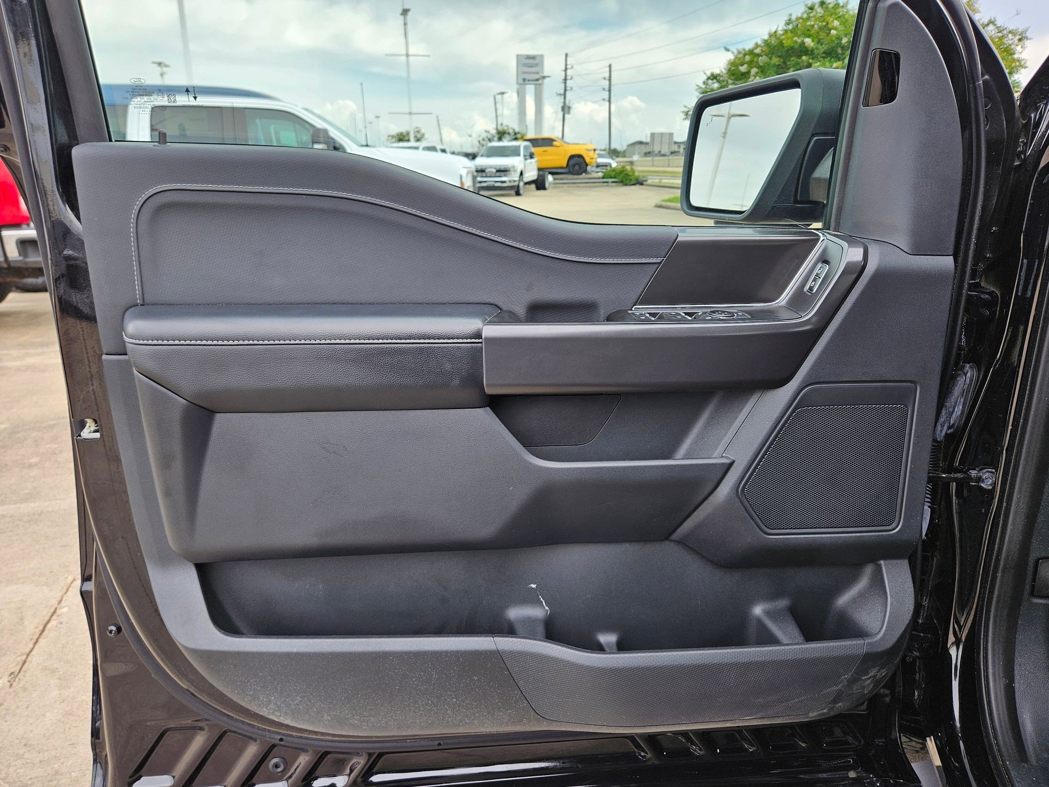 Used 2024 Blue Ford XLT image 11