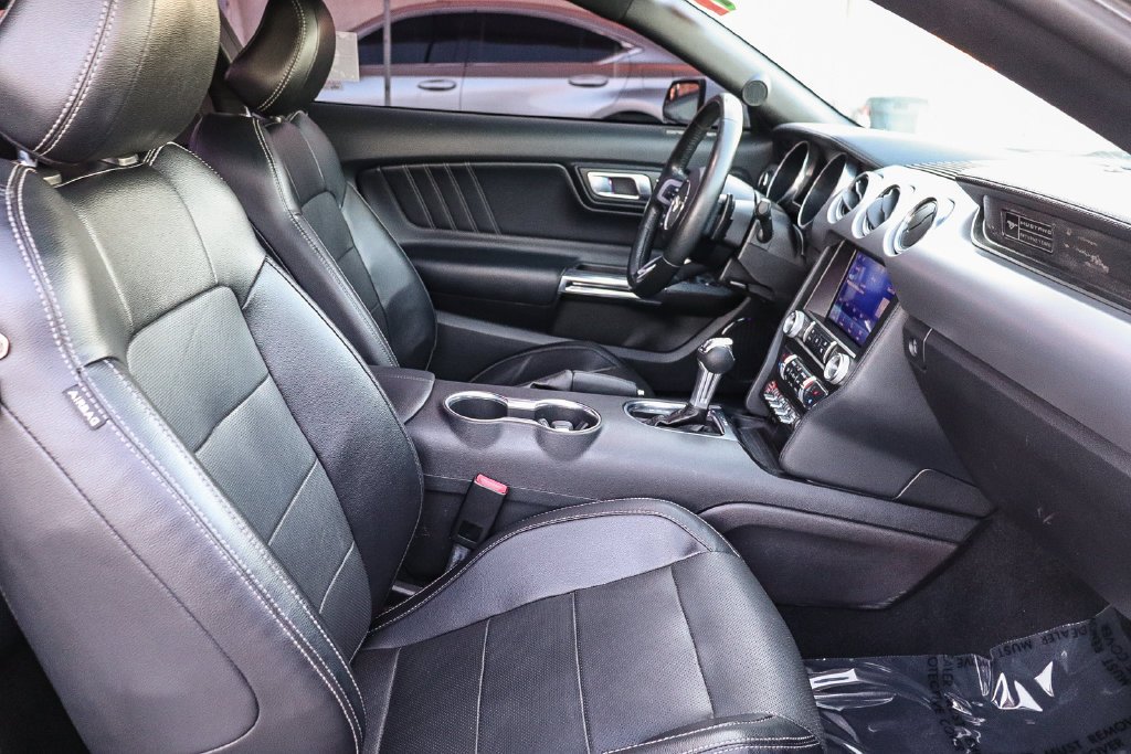 Used 2020 Oxford White Ford GT Premium image 18