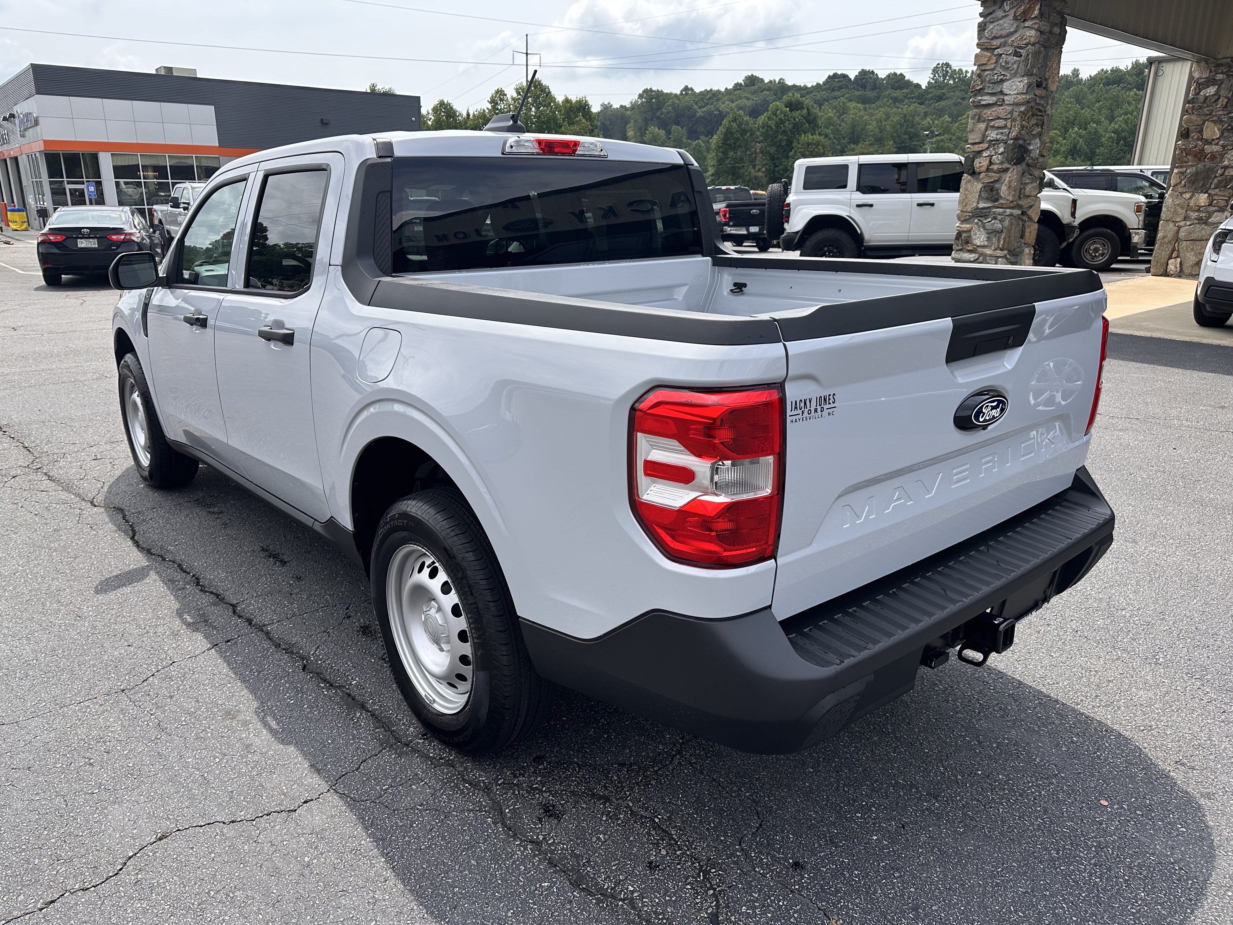 New 2026 Space White Metallic Ford XL image 8