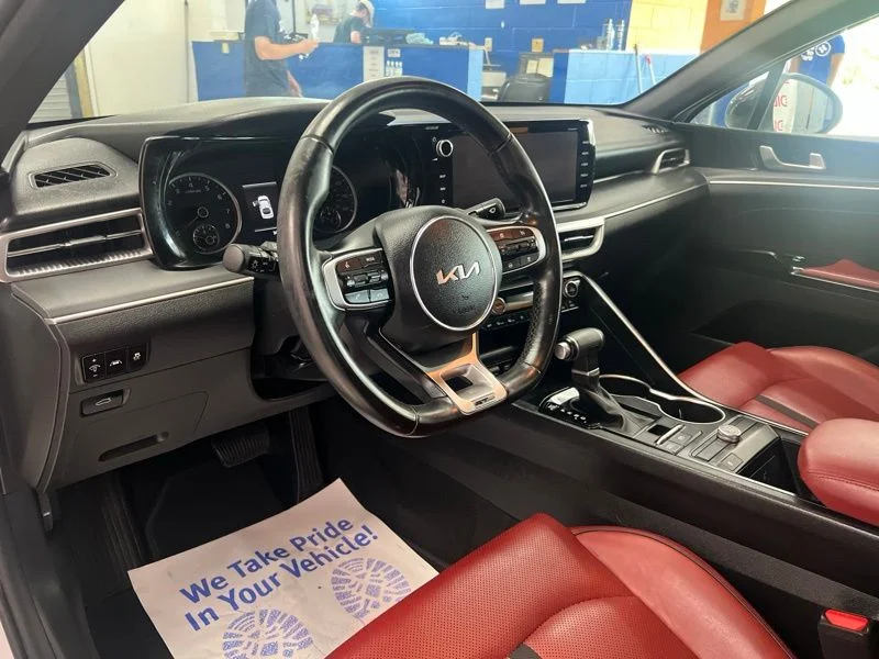 Used 2023 White Kia GT-Line image 18