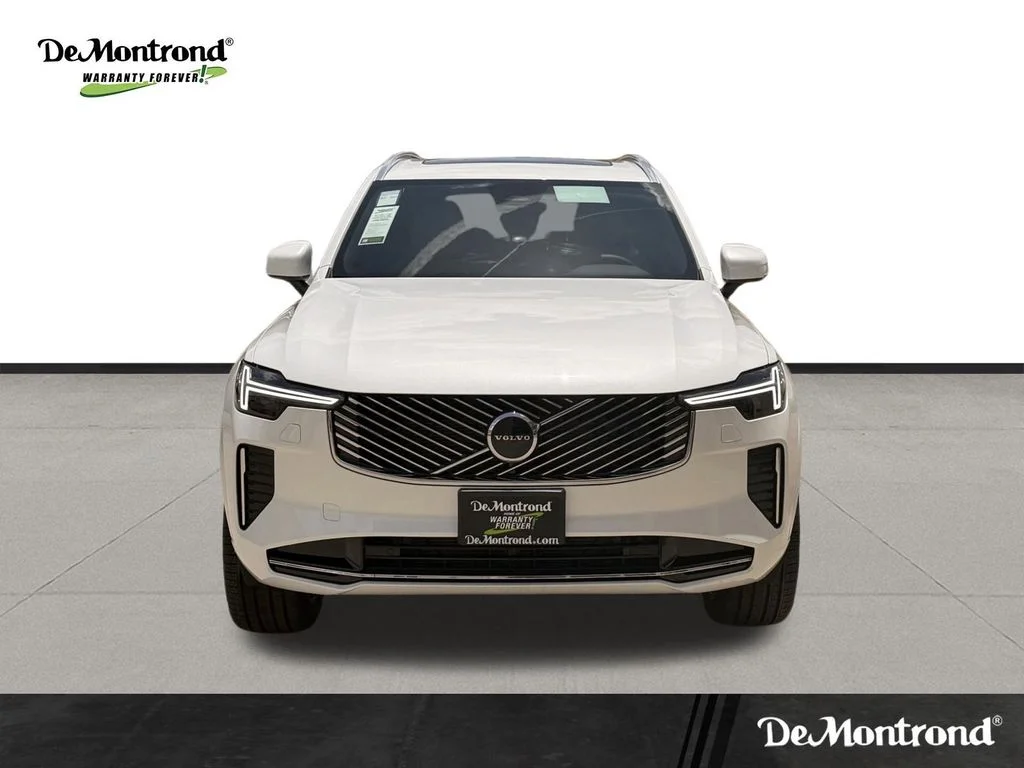 New 2026 Crystal White Volvo Core image 2