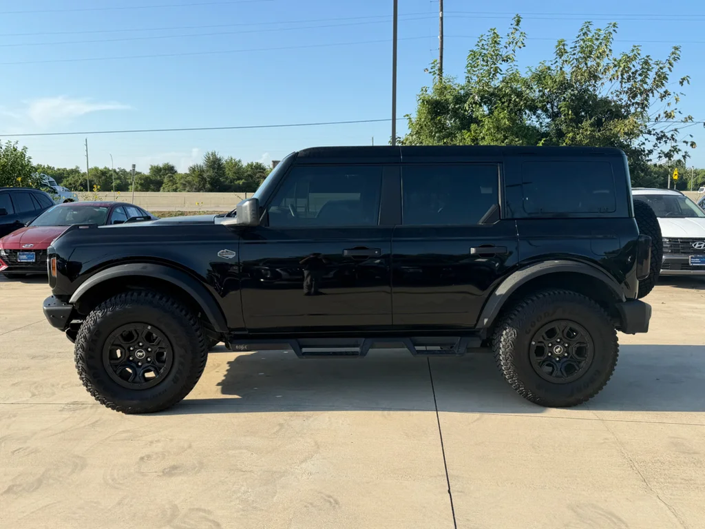 Used 2024 Shadow Black Ford Wildtrak image 2