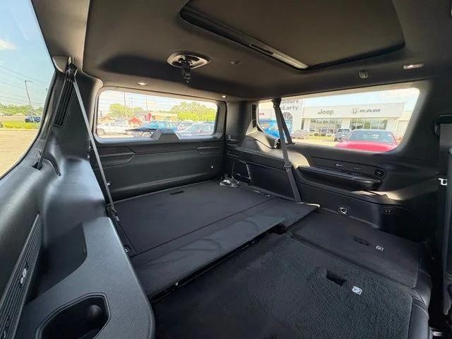 New 2026 High Gloss Black Exterior Paint Jeep  image 16
