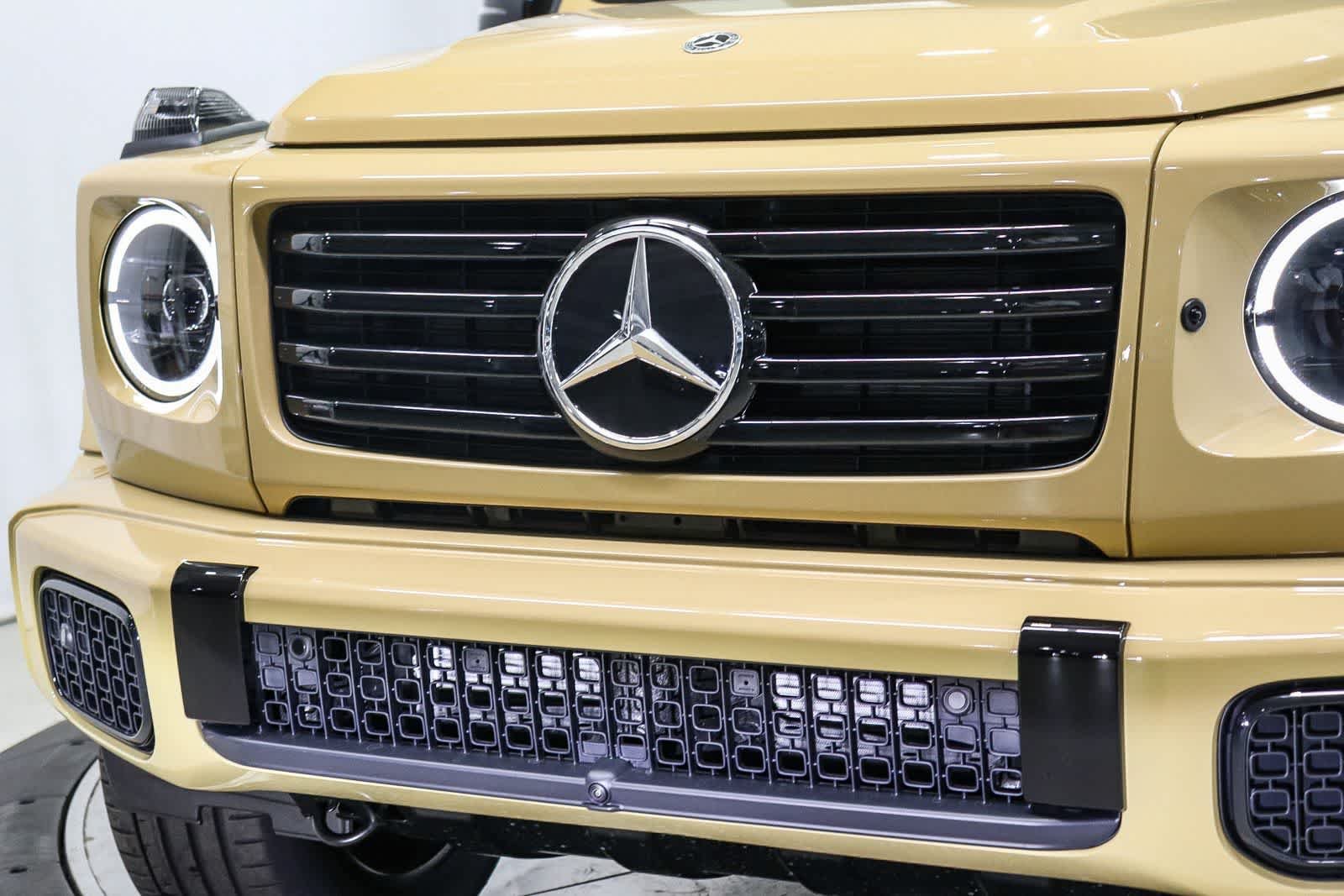 New 2026 MANUFAKTUR Desert Sand non-metallic Mercedes-Benz G 580e image 8