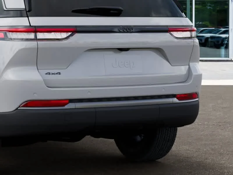 New 2026 Bright White Clear-Coat Exterior Paint Jeep Laredo Altitude image 13
